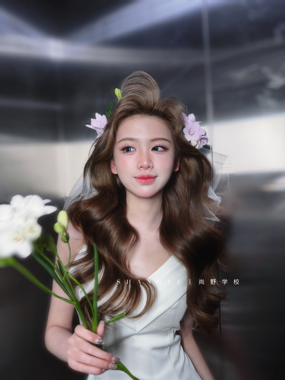 尚野化妆课堂 |鲜花新娘 披发抽丝纹理造型 发型轮廓和纹理弧度很重要