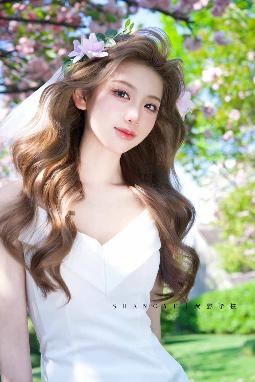 尚野化妆课堂 |鲜花新娘 披发抽丝纹理造型 发型轮廓和纹理弧度很重要