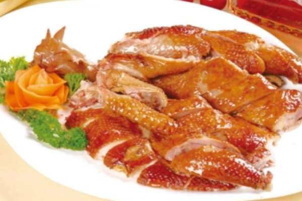 道口烧鸡,是河南滑县道口镇的传统名菜,历史悠久,风味独特