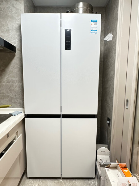 tcl薄嵌冰箱t9:精巧设计与智能空间,冷藏新体验!