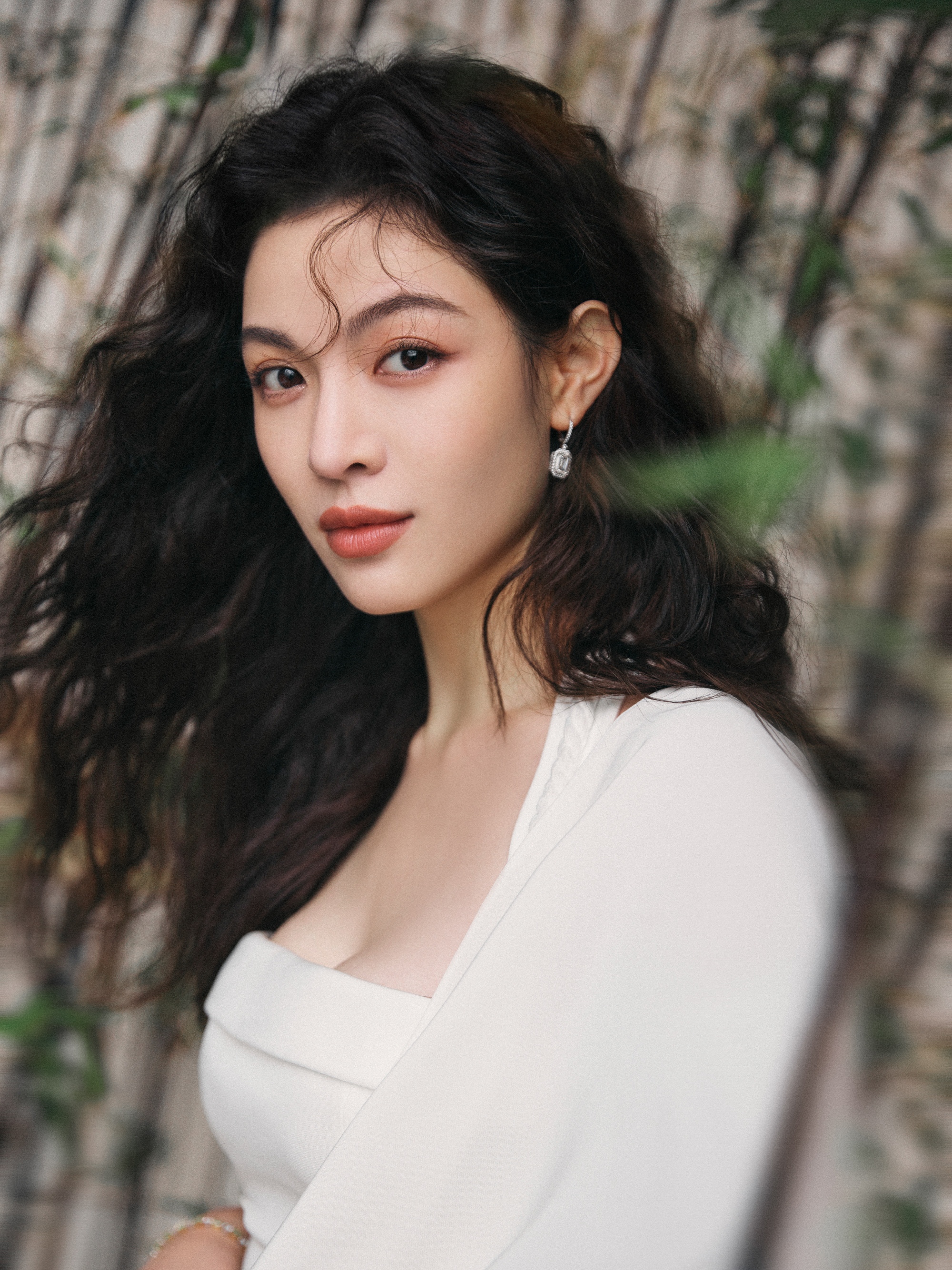 而且她瘦的很健康,是那种有力量的瘦,肌肉线条在国内女明星里数一数二