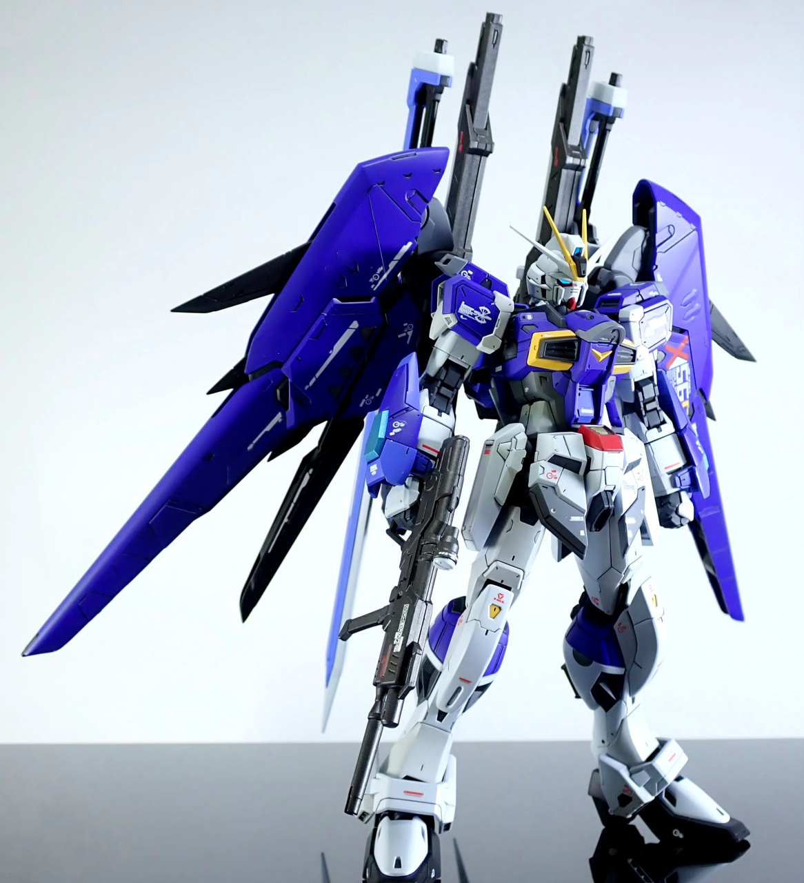 模型欣赏:模型师kamekichi制作的rg 1/144 命运脉冲高达3号机,该机是