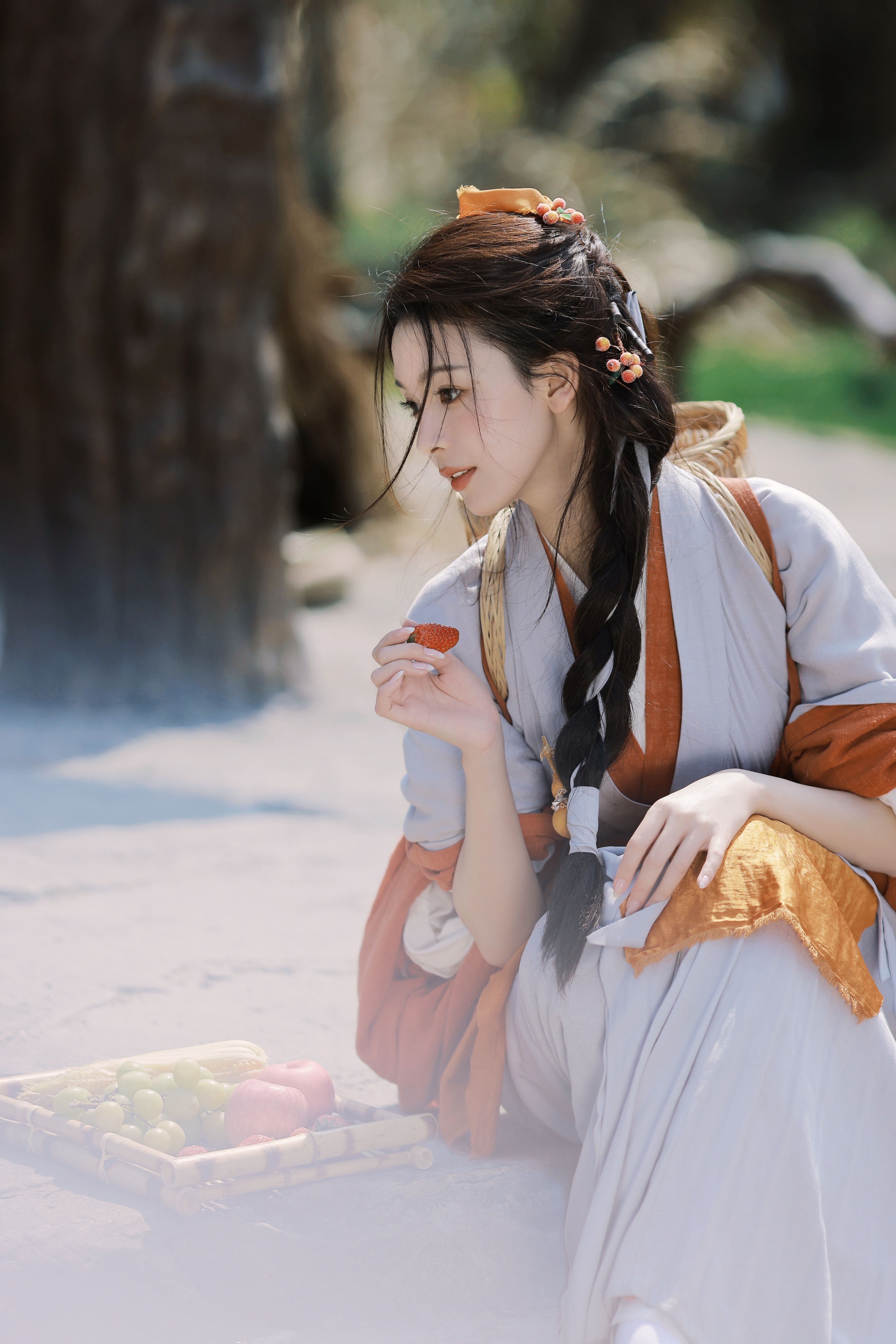 春日耕耘陈瑶光彩照人