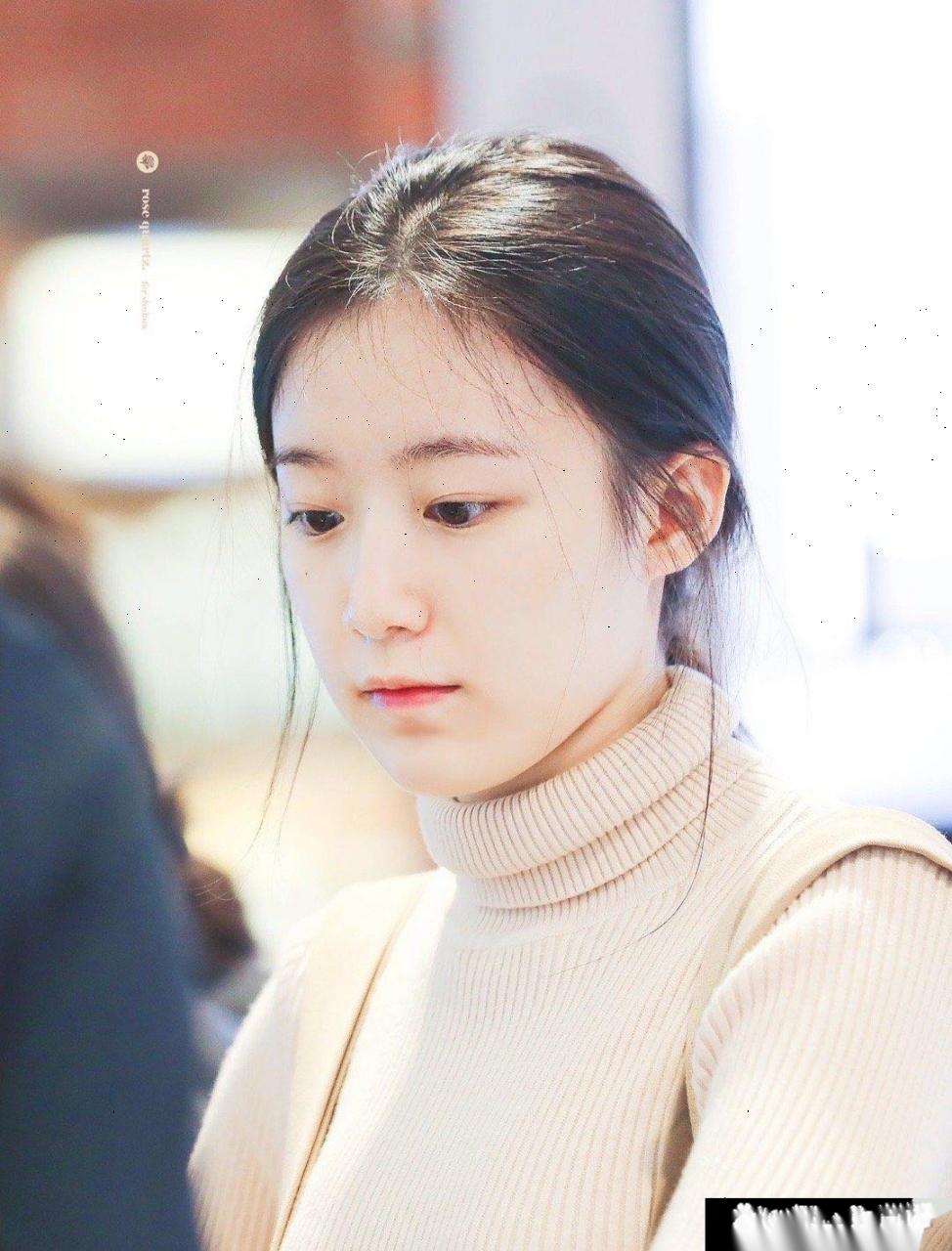 早期的叶舒华素颜美,是清纯校花.