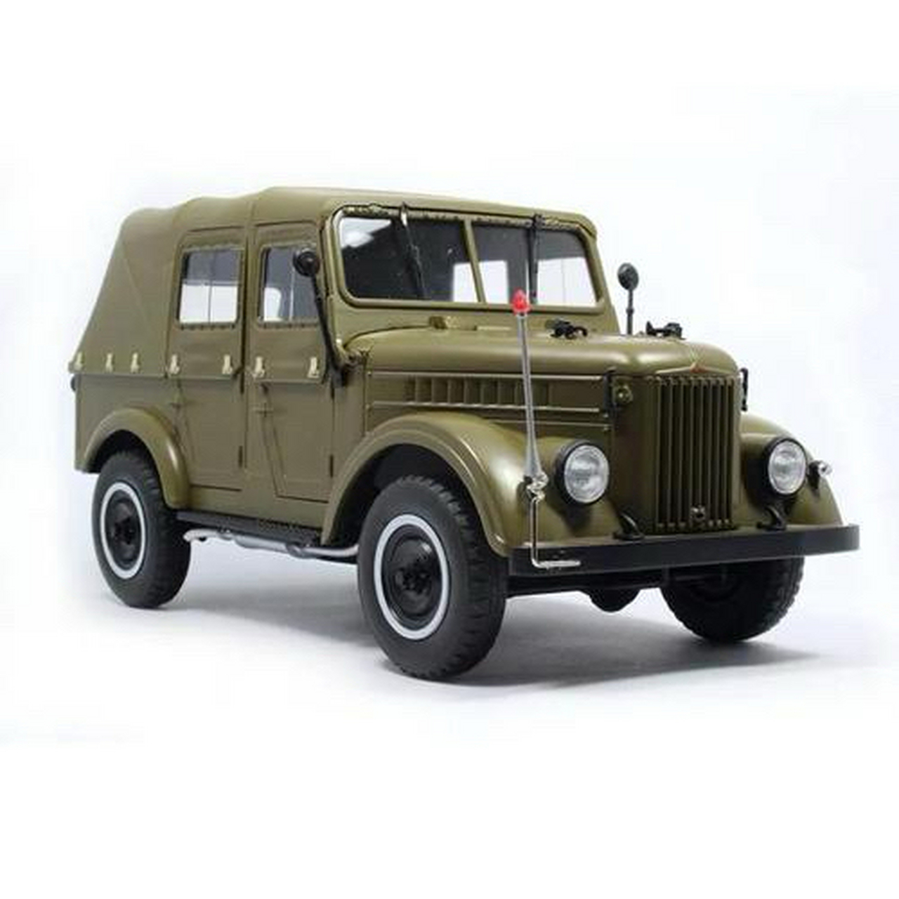 老北京212吉普车曾经也是一代神车,奔跑在大街小巷,是很多人都梦中情