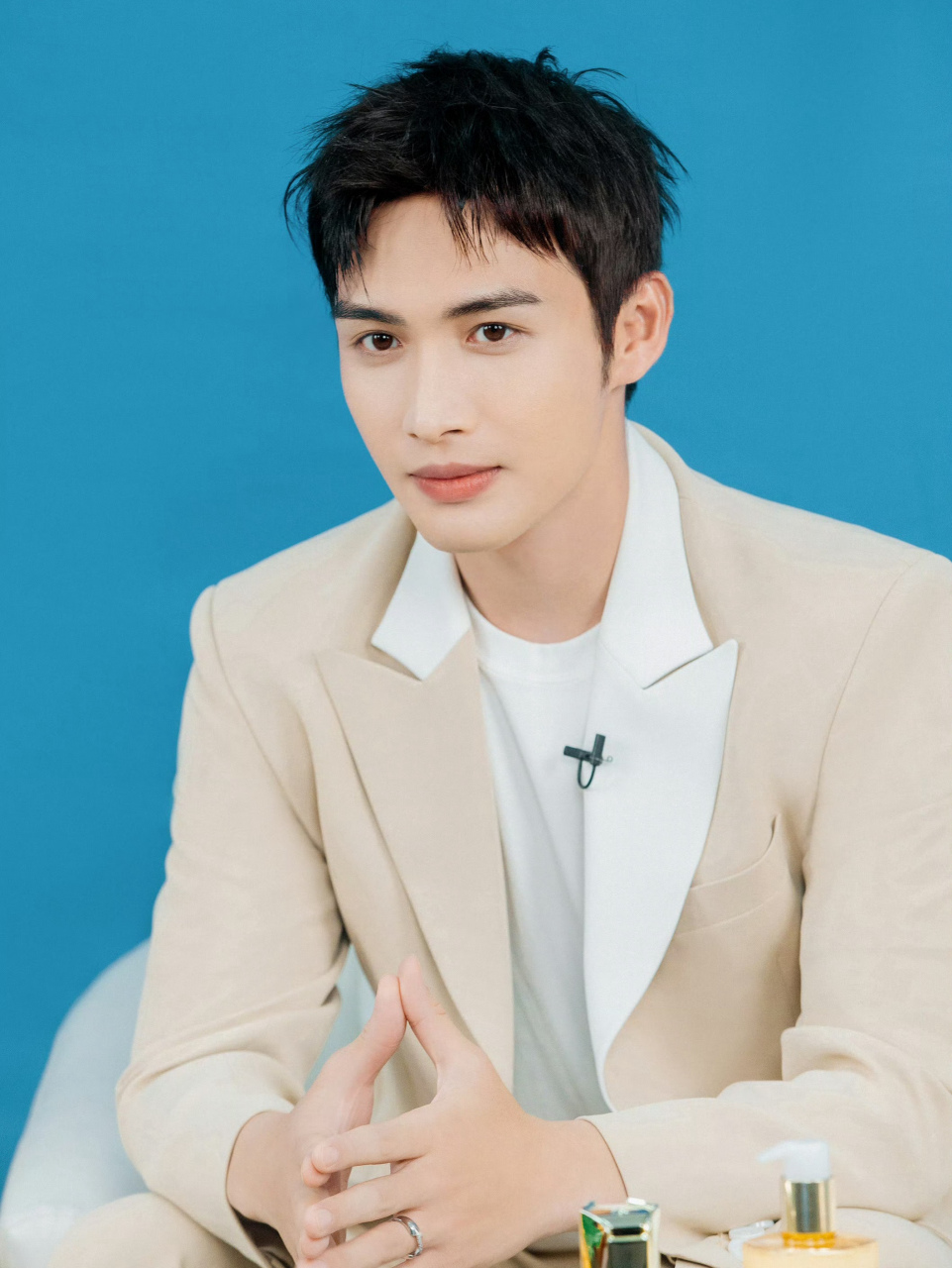 张彬彬看面相就知道他的脾气肯定很好,是很和善的那种,感觉老了以后会