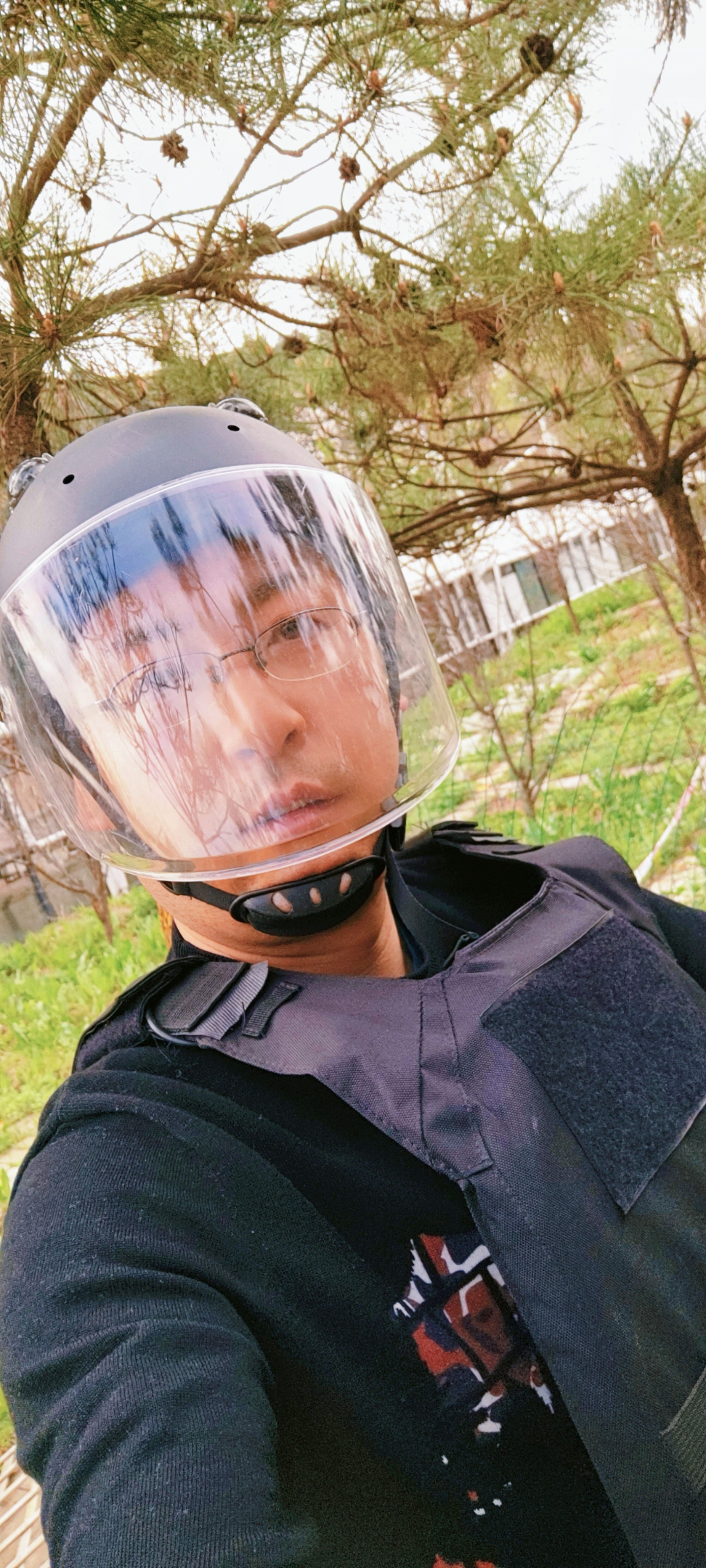 不管天气如何,给自己一片晴朗; 不论季节变换,让内心鸟语花香