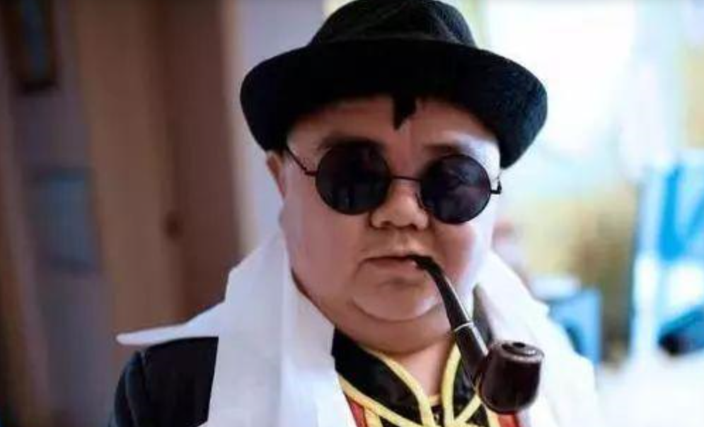 回顾四川男子身高仅1米2,亲妹妹却是1米78大美女,他想