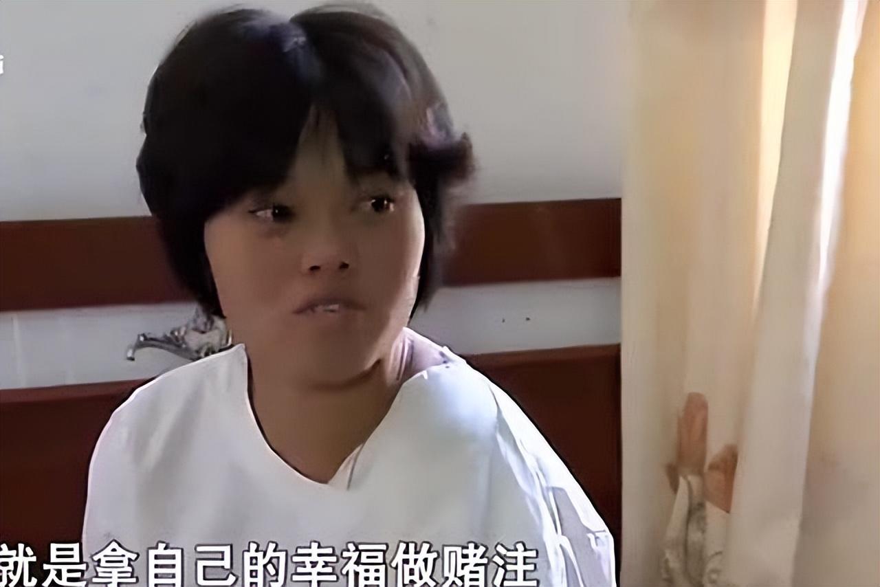 24岁湖南女子胡爱玲正沉浸在小儿子出生的喜悦中,骨癌的病情报告,让