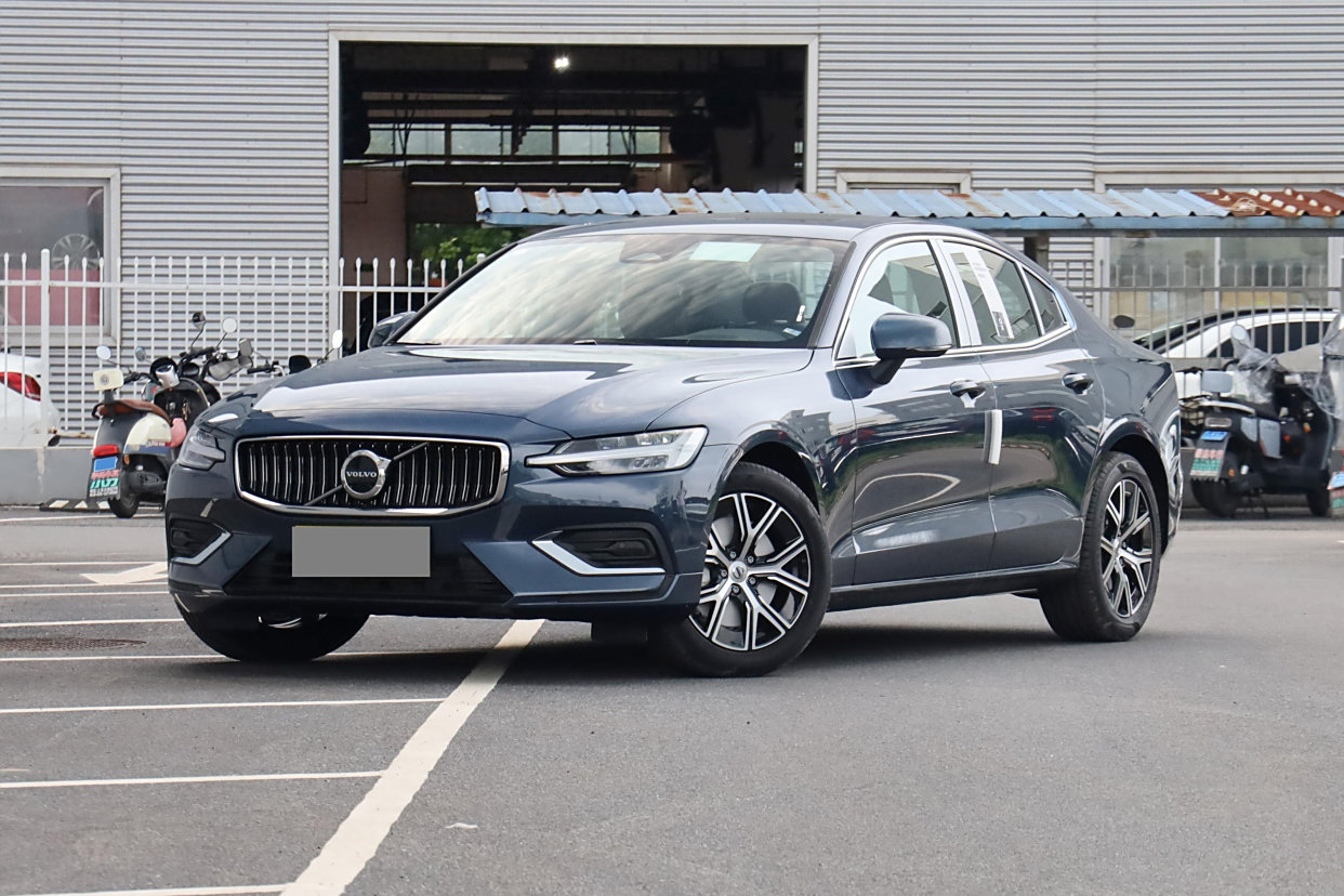 同样的预算已经可以够到豪华品牌轿车了,比如咱们今天要说的沃尔沃s60