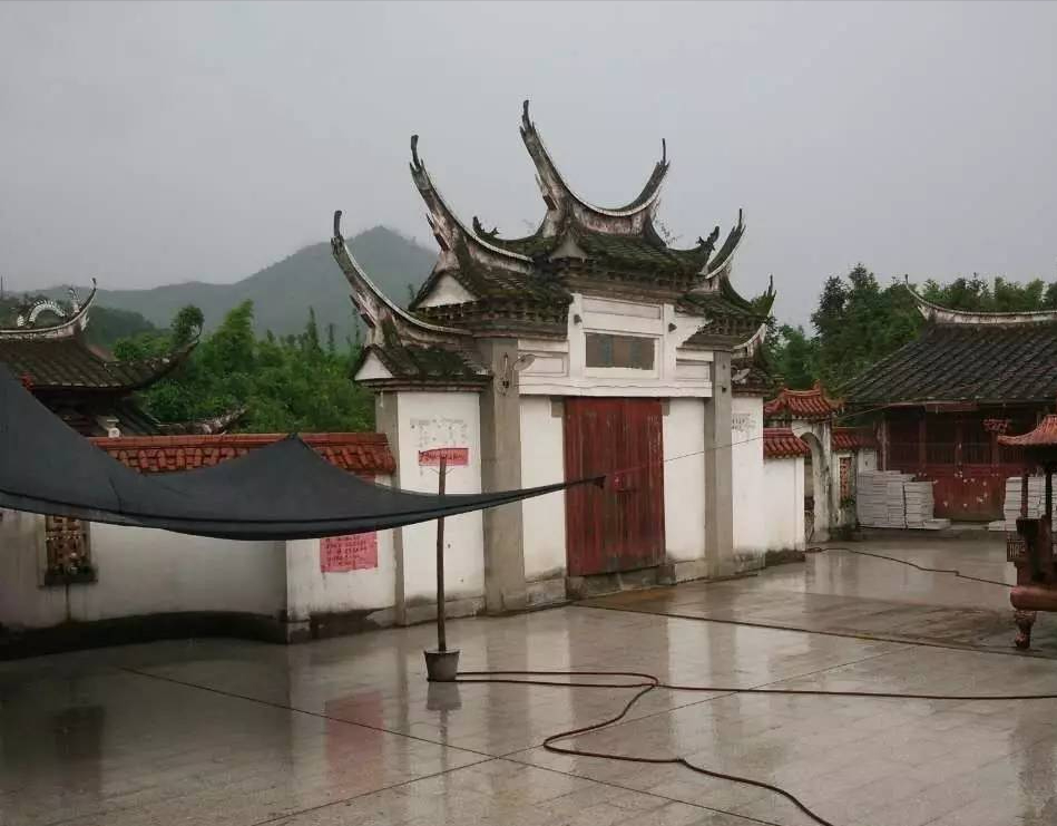 三明宗祠:永安贡川陈氏大宗祠 星聚璧奎常焕彩花联棣萼每天辉
