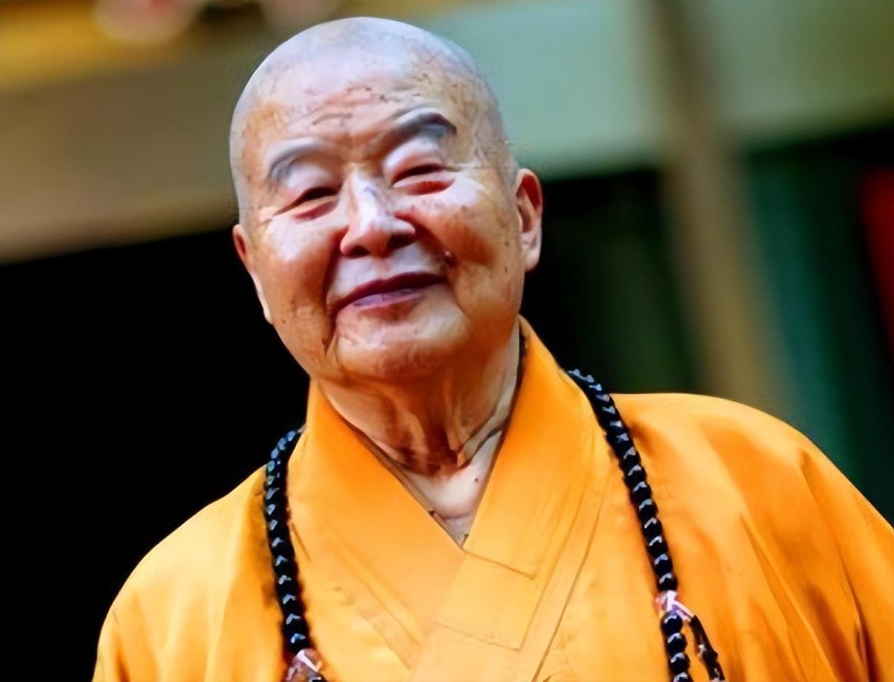 2016年千年佛首从台湾运至北京95岁的星云大师一路亲自护送