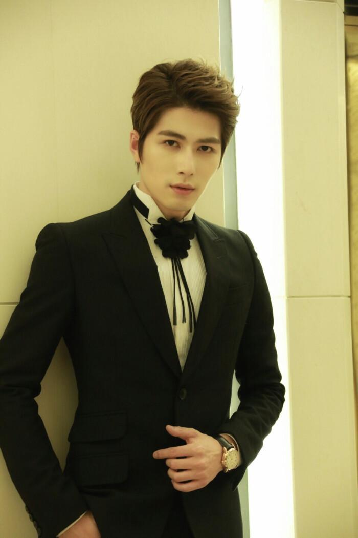 回顾陈学冬出道十年代表作全被下架生病却被传退圈实惨