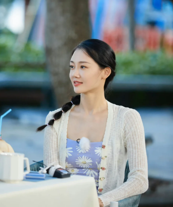 曾被冯小刚说"太能装"的"冯女郎"苗苗,这次打了一个漂亮"翻身仗"