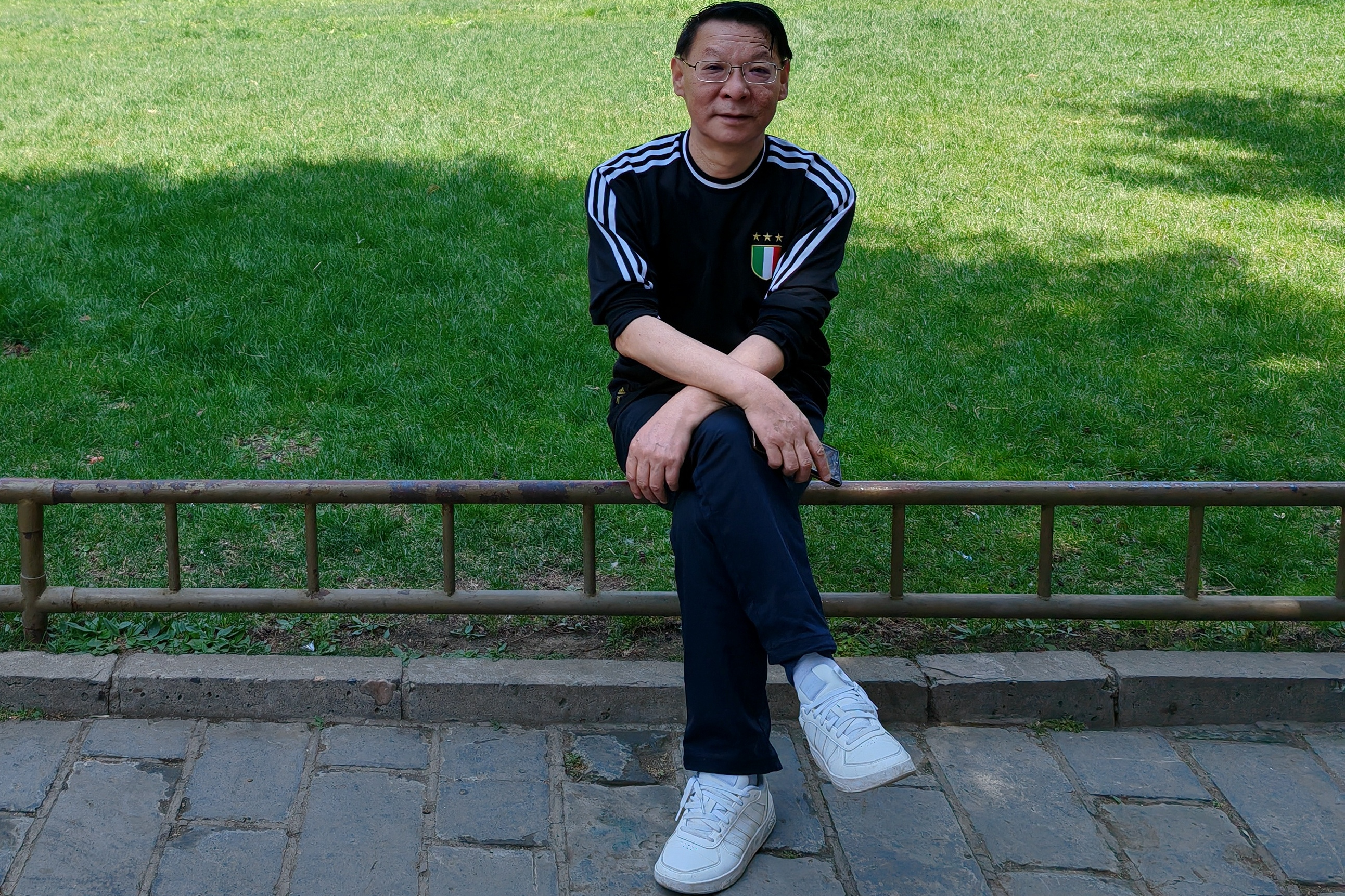 需把握大局,审时度势,稳健应对挑战,总结经验,探求最大公约数