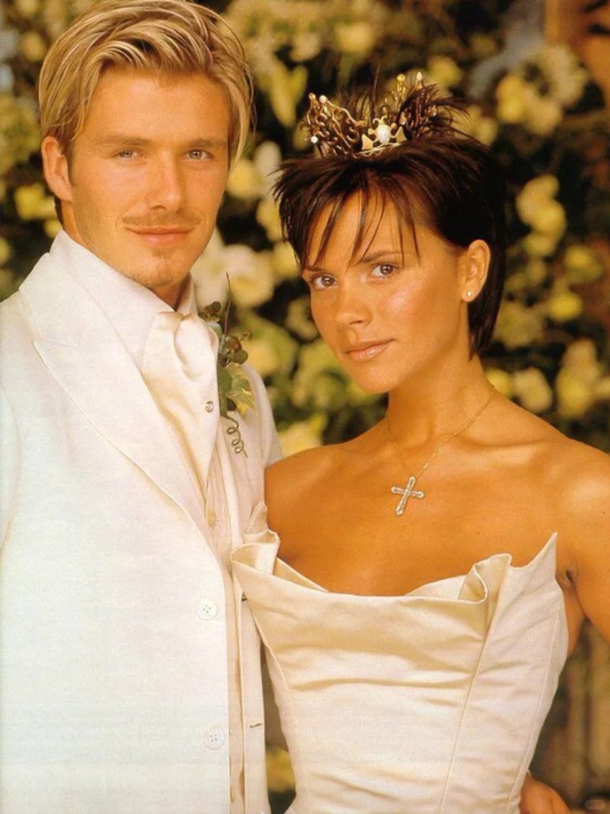 足坛太太团顶流,生4胎依然暴瘦 4月17日,维多利亚迎来了她的50岁生日