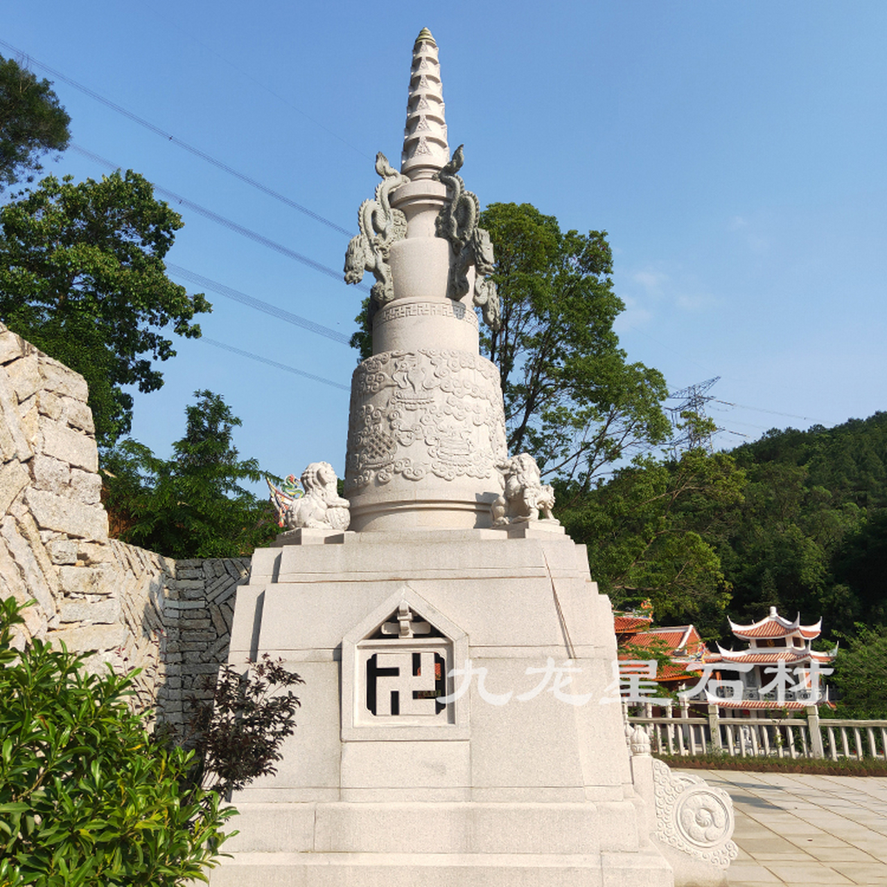 舍利塔,又称佛塔,是佛教中用于供奉和保存高僧大德圆寂后遗留的舍利