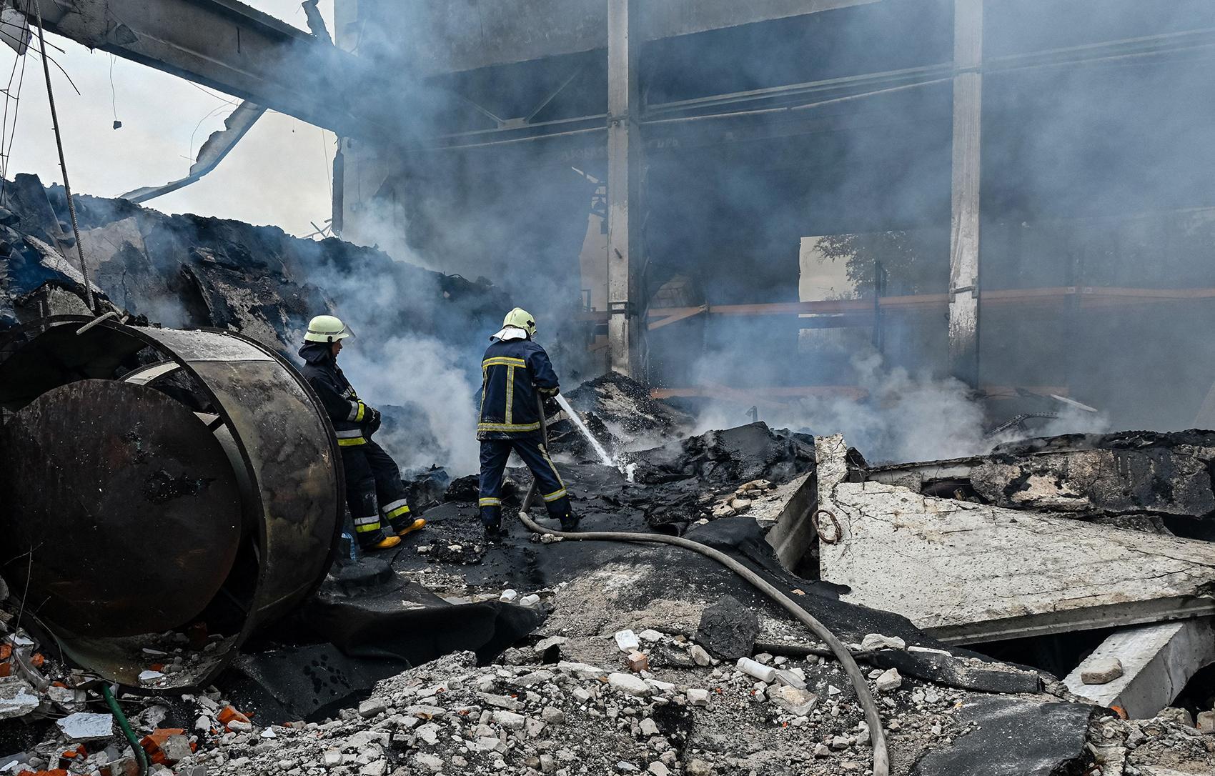 "假戏真做"还是"演双簧"?