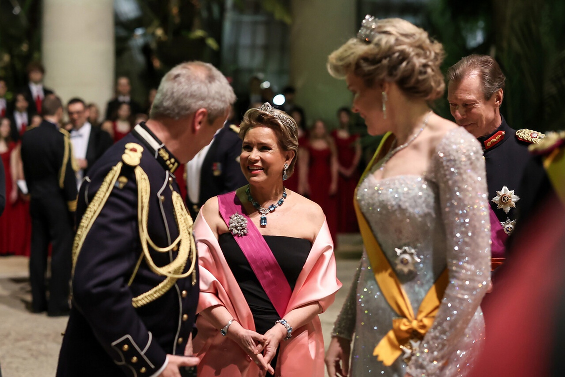 4月16日,卢森堡大公亨利和大公夫人玛利亚-特蕾莎正式开始了对比利时