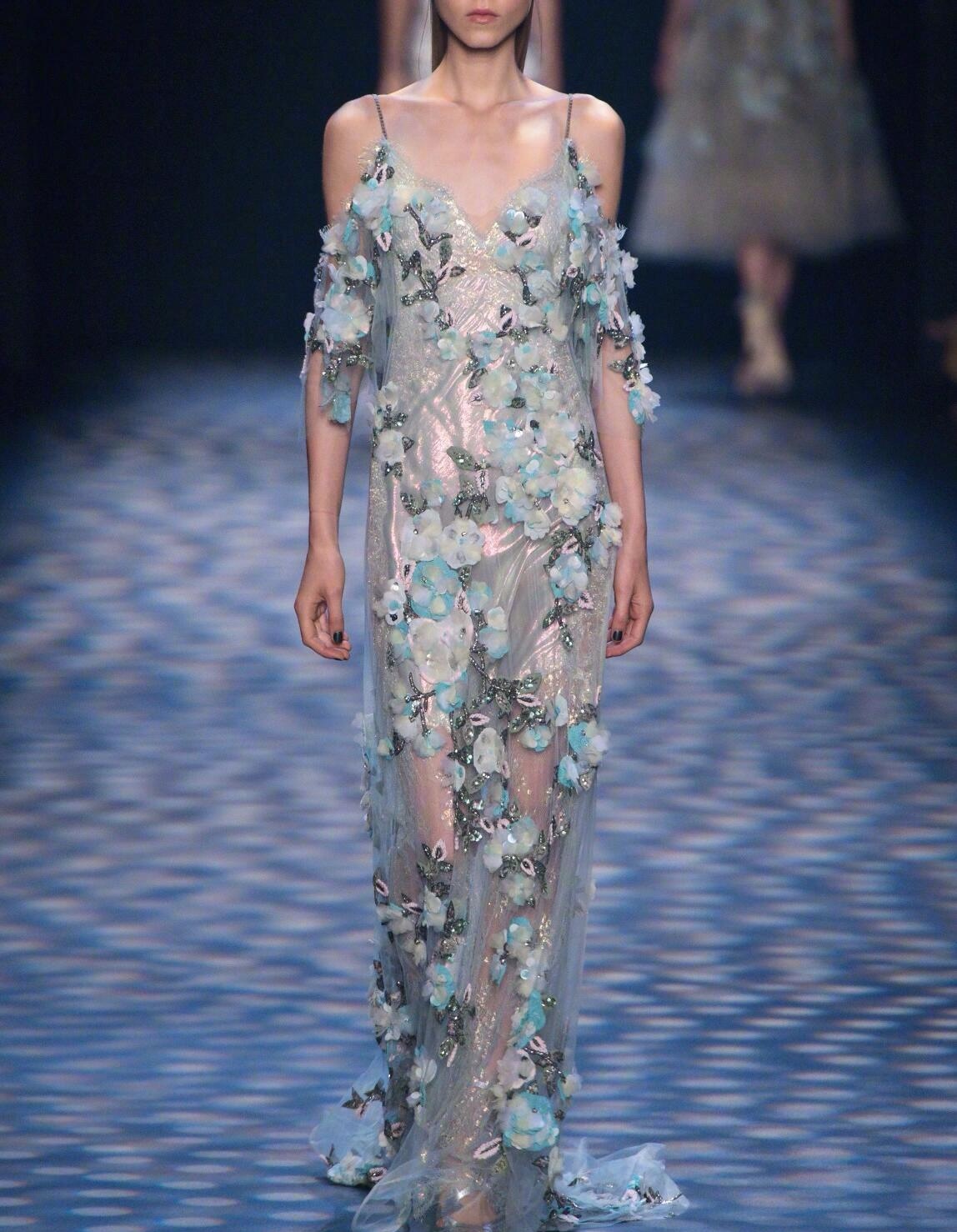 marchesa 2017春夏天鹅湖 marchesa 2017春夏秀场灵感来自黎明日出