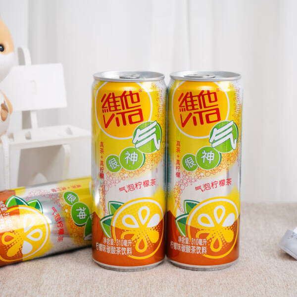 维他新品气泡柠檬茶:火锅好伴侣,清新解腻的美味选择!