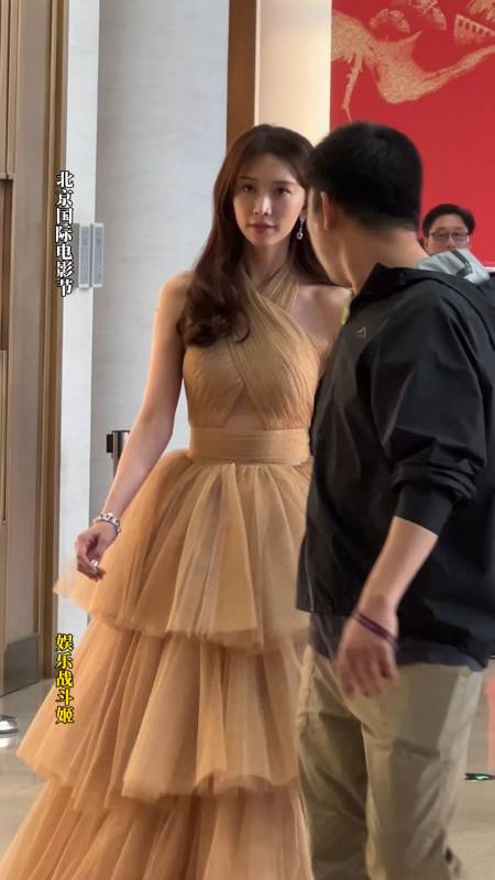 林志玲惊喜亮相北京国际电影节红毯