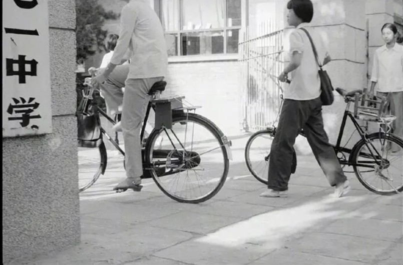18张老照片,带你看看80年代的中学生