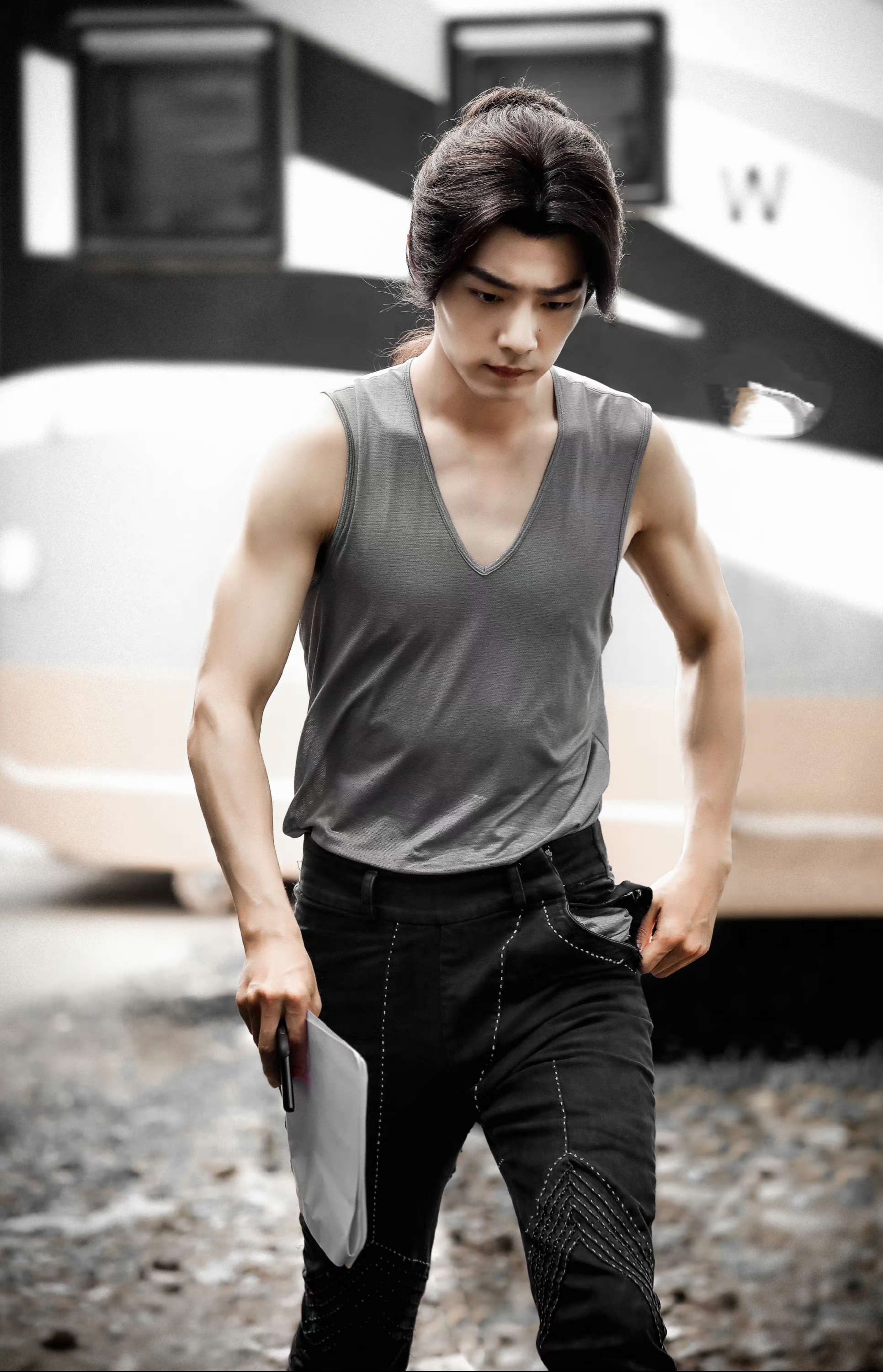 当你降落人间,有美好光景在未来等你,肖战平安喜乐 #爱不是说说而已