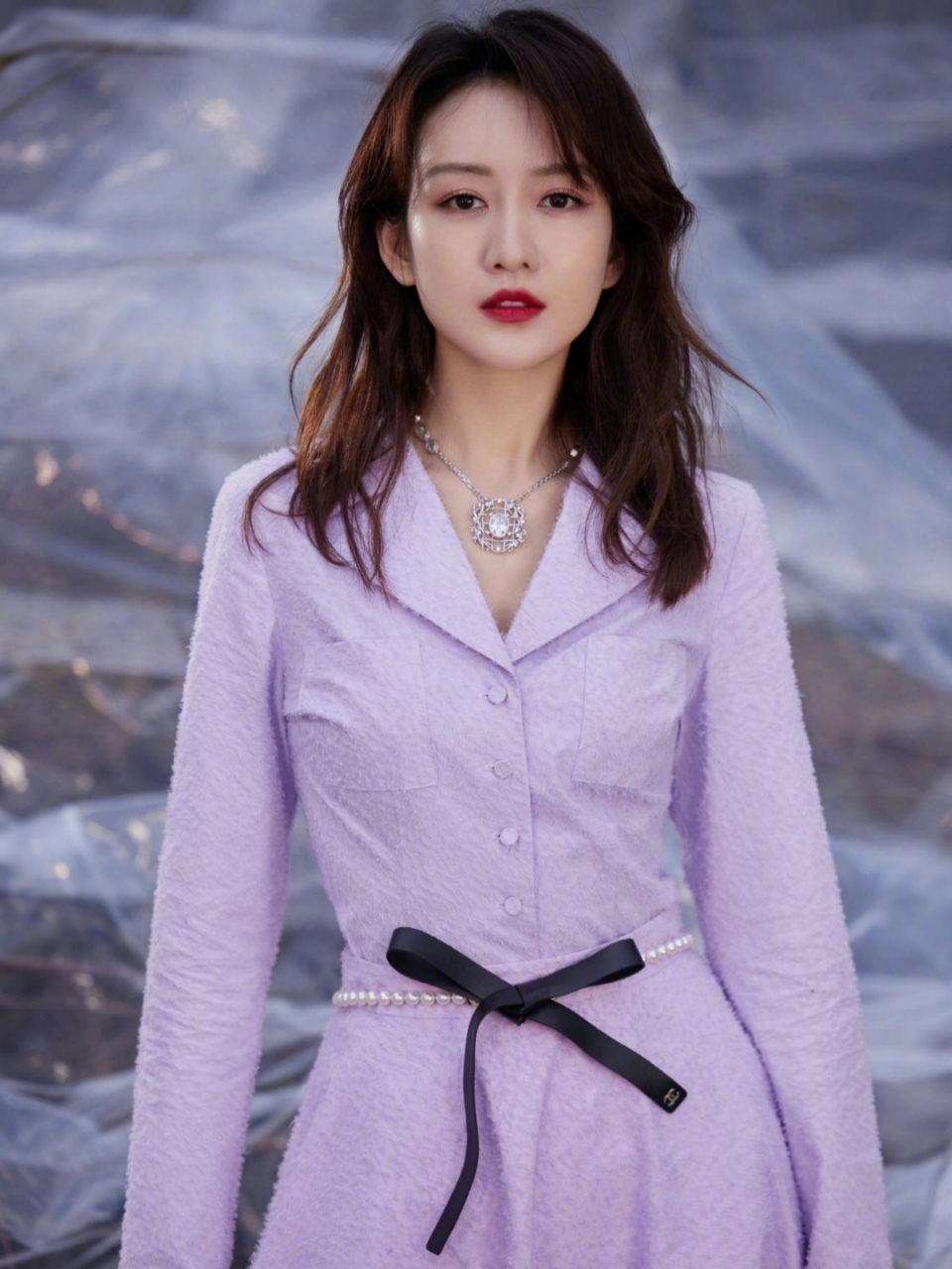 王鸥时尚写真大赏,高贵优雅气质尽显,长卷发温柔恬静惹人爱!