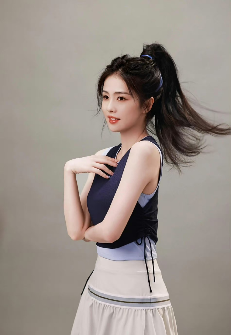 白鹿,运动装配丝袜,美呢!