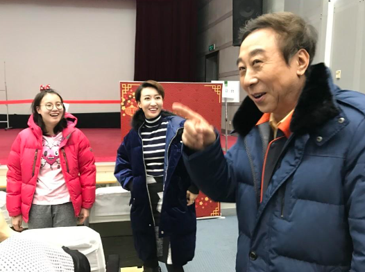 冯巩的徒子徒孙:艺海潜力派,感恩师恩,共谱辉煌舞台