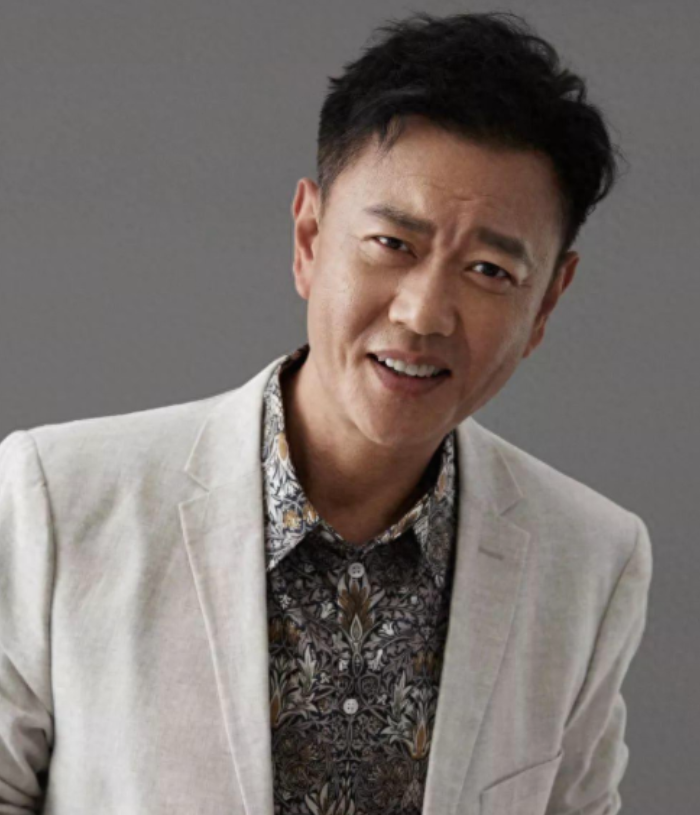 冯嘉怡网传身价超50亿,被称"最贵龙套",他喜欢演戏而不是经商