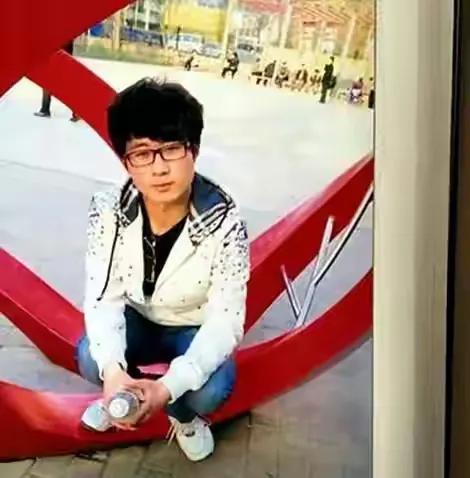 大学生名叫孟瑞鹏,1991年出生于河南濮阳清丰县韩村乡,是家中的独生