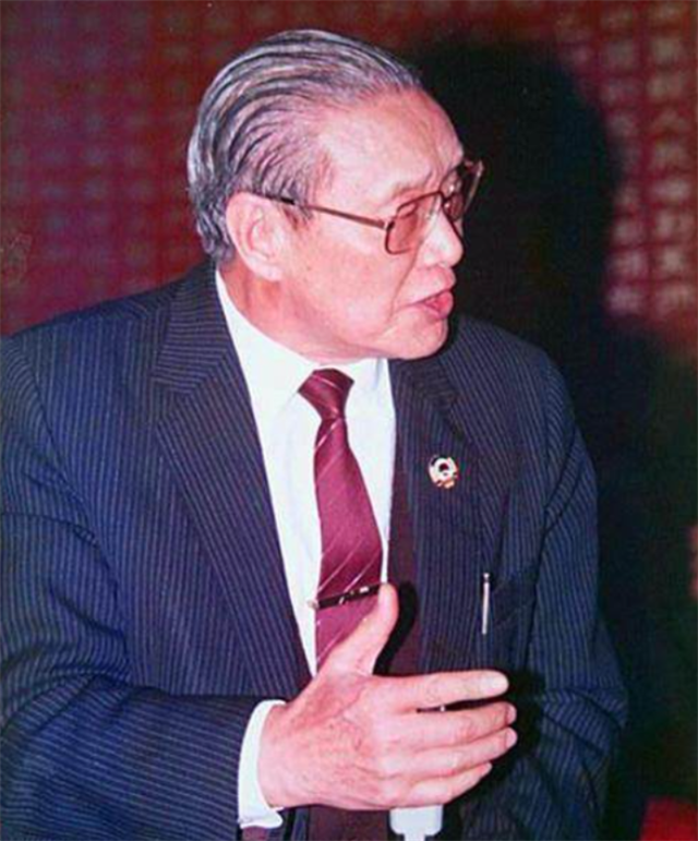 沈醉刚签完起义通电后心就被枪口顶住士兵称奉陈赓之命抓你