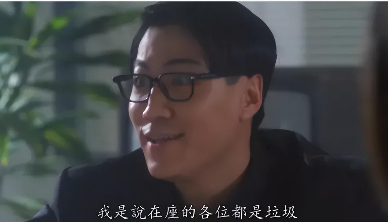 1985年林国斌加入到成家班,出演的影视作品不多,大多数的时间都是在