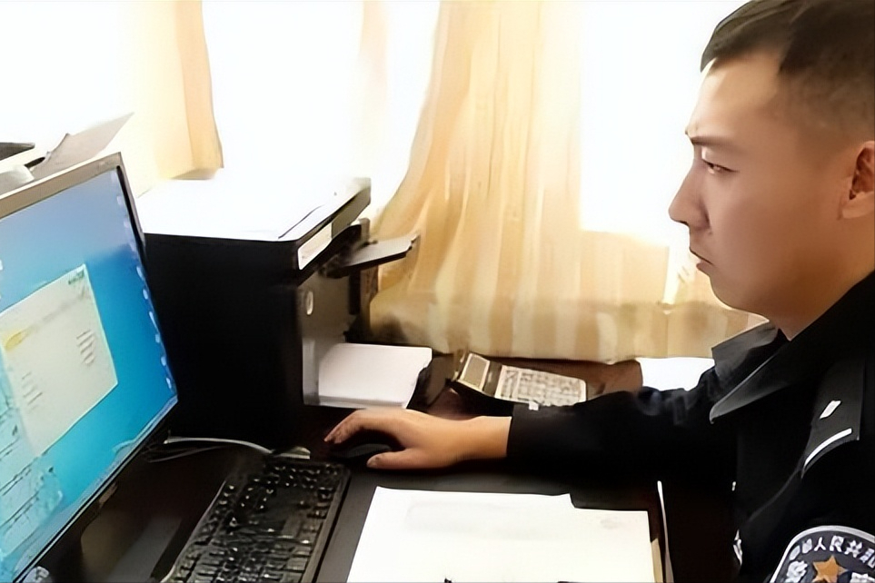 嘴上答应得很好,没想到转身就又找霍佳去了,起初,刘杰只是想从霍佳这