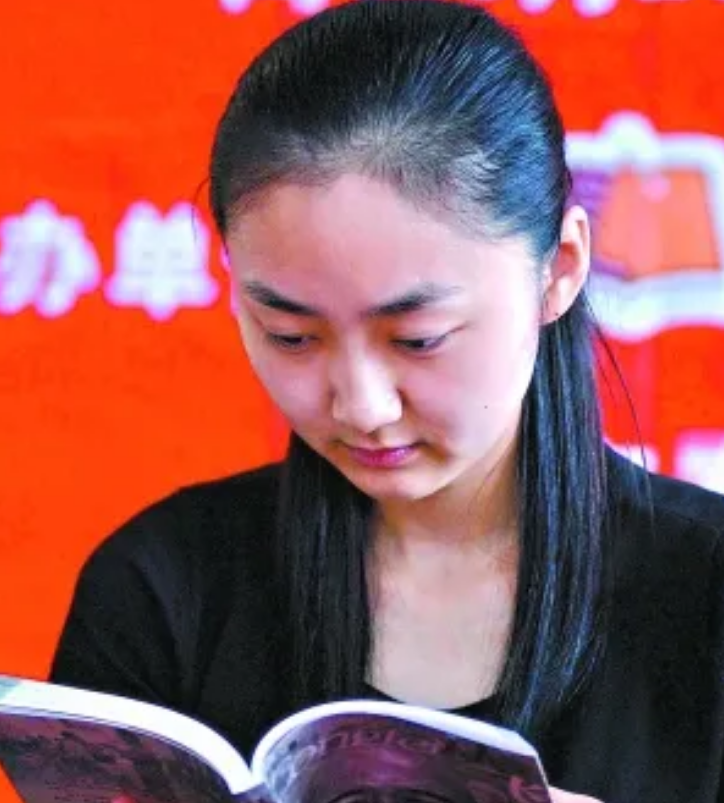 原来,家家有本难念的经,三个男孩的情况也着实惹人同情.