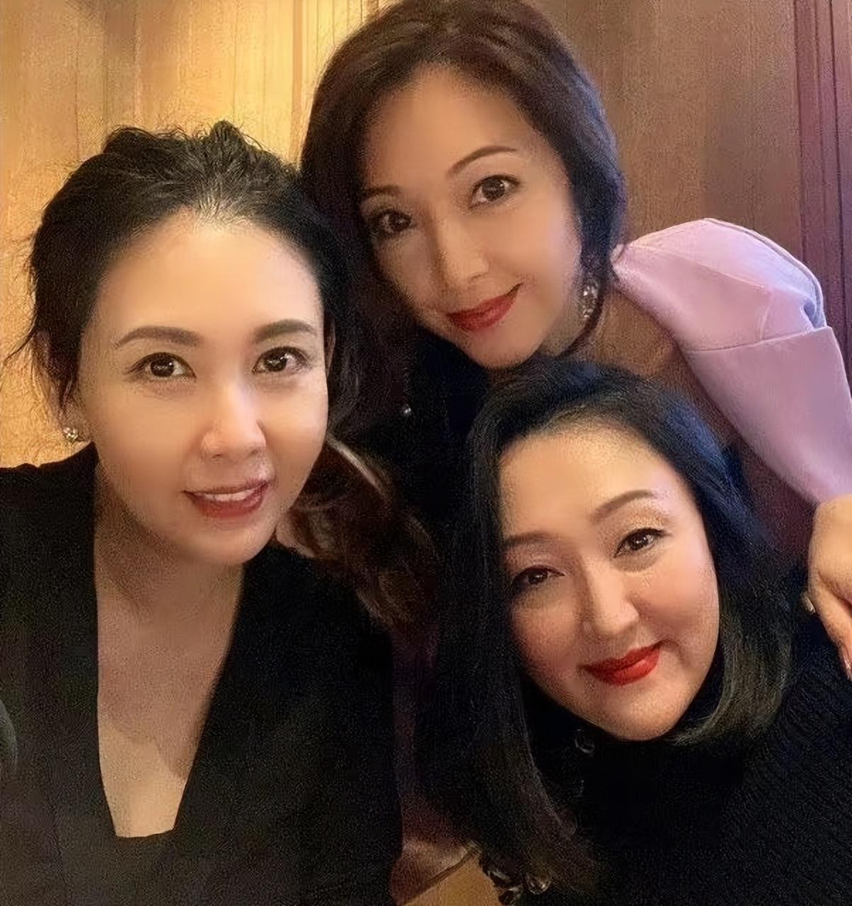 回顾古惑仔女演员境况大不同大天二女友摆摊小结巴嫁跛豪