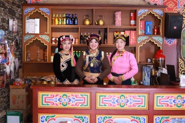 17年川妹子放弃高薪嫁藏族农村小伙扶贫时被村民拳打脚踢赶走