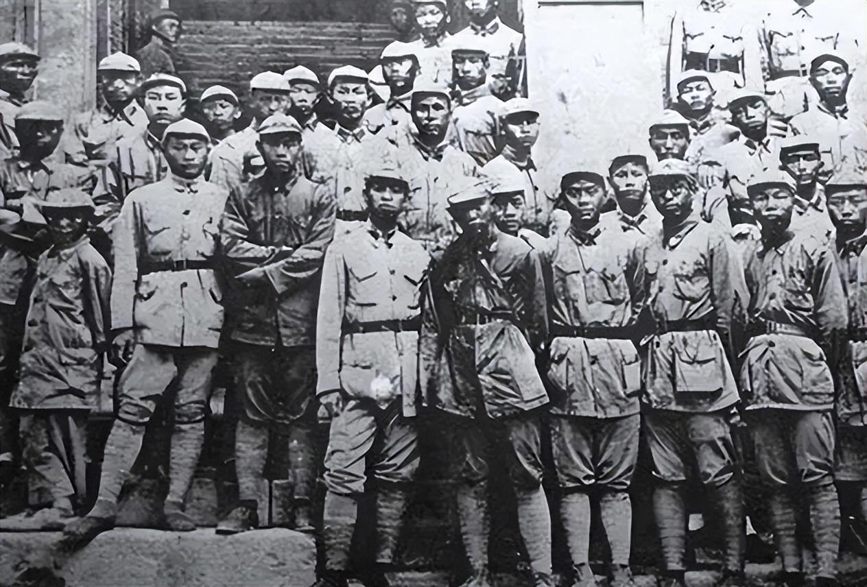 1936年毕占云将军遇险一路乞讨到延安遇到国军就装哑巴盲人