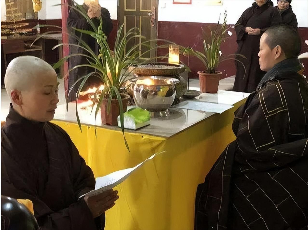 花尼姑释智定住4000万豪宅与两个和尚结婚把寺庙当摇钱树