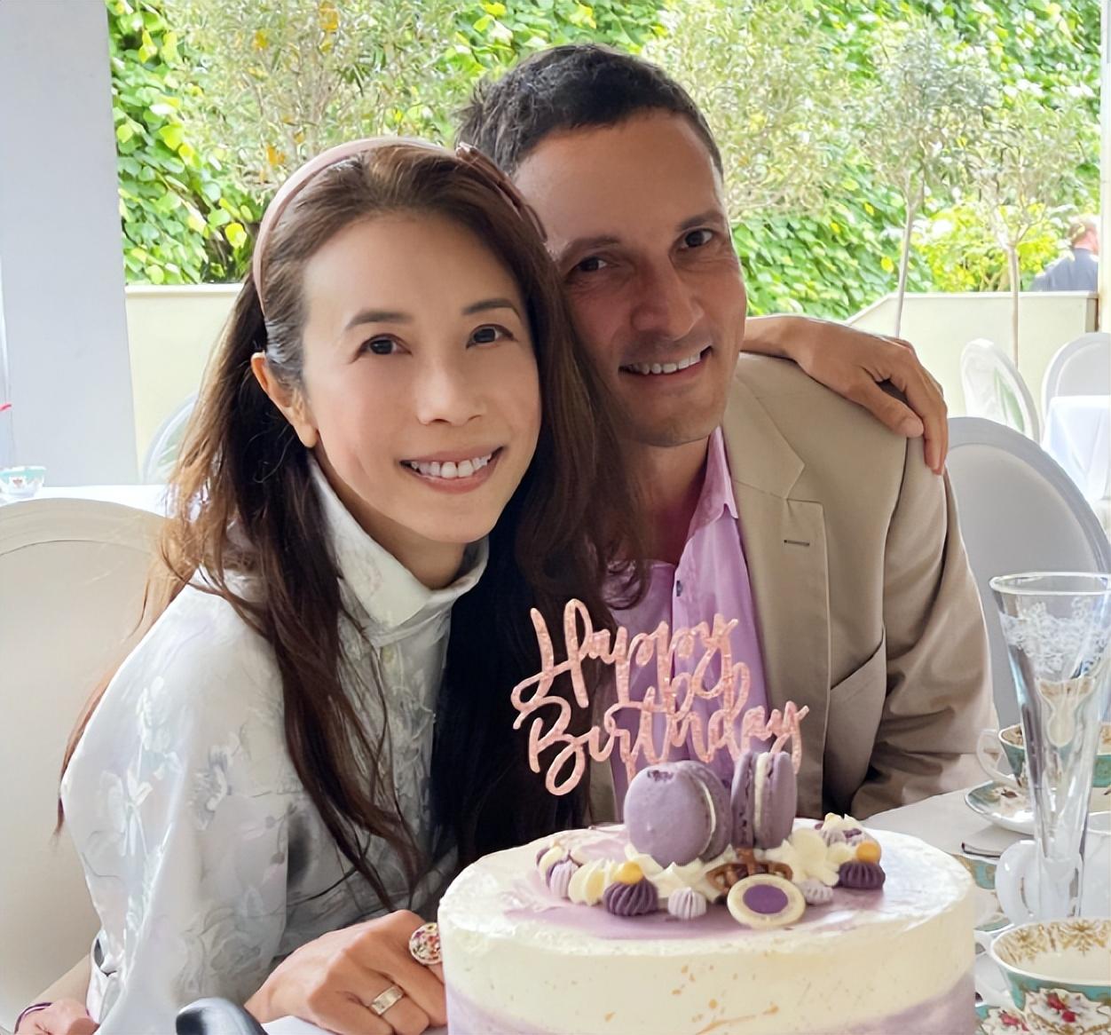 回顾古惑仔女演员境况大不同大天二女友摆摊小结巴嫁跛豪