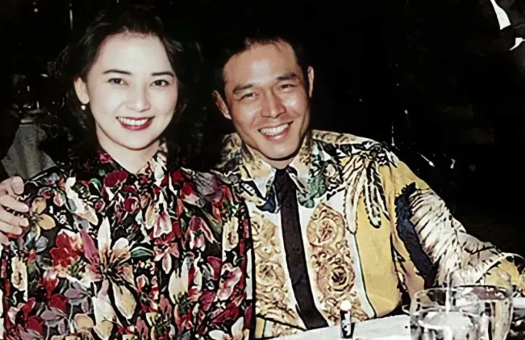 回顾方世玉演员境况唏嘘有人早已离世有人老公锒铛入狱