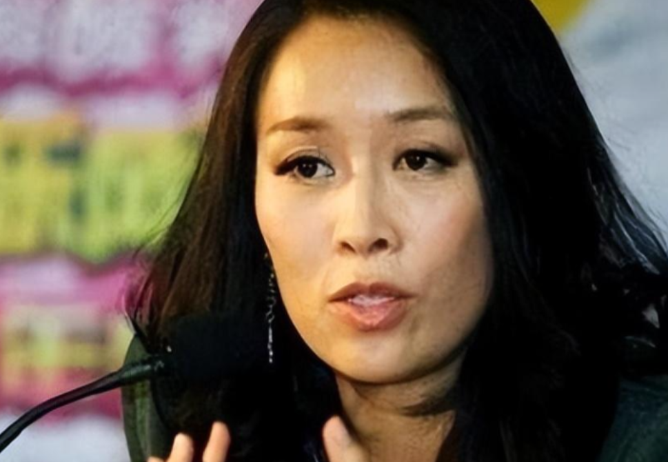 消失几个月后高调回归我们终究还是低估了歌坛大姐大那英