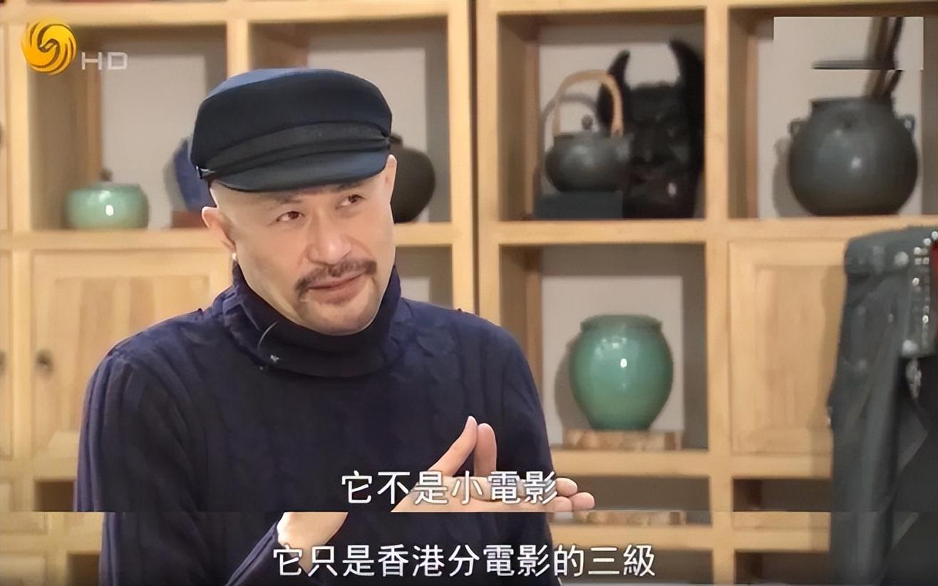 绘画上拜国画大师关山月为师,相声上是唐杰忠的弟子.