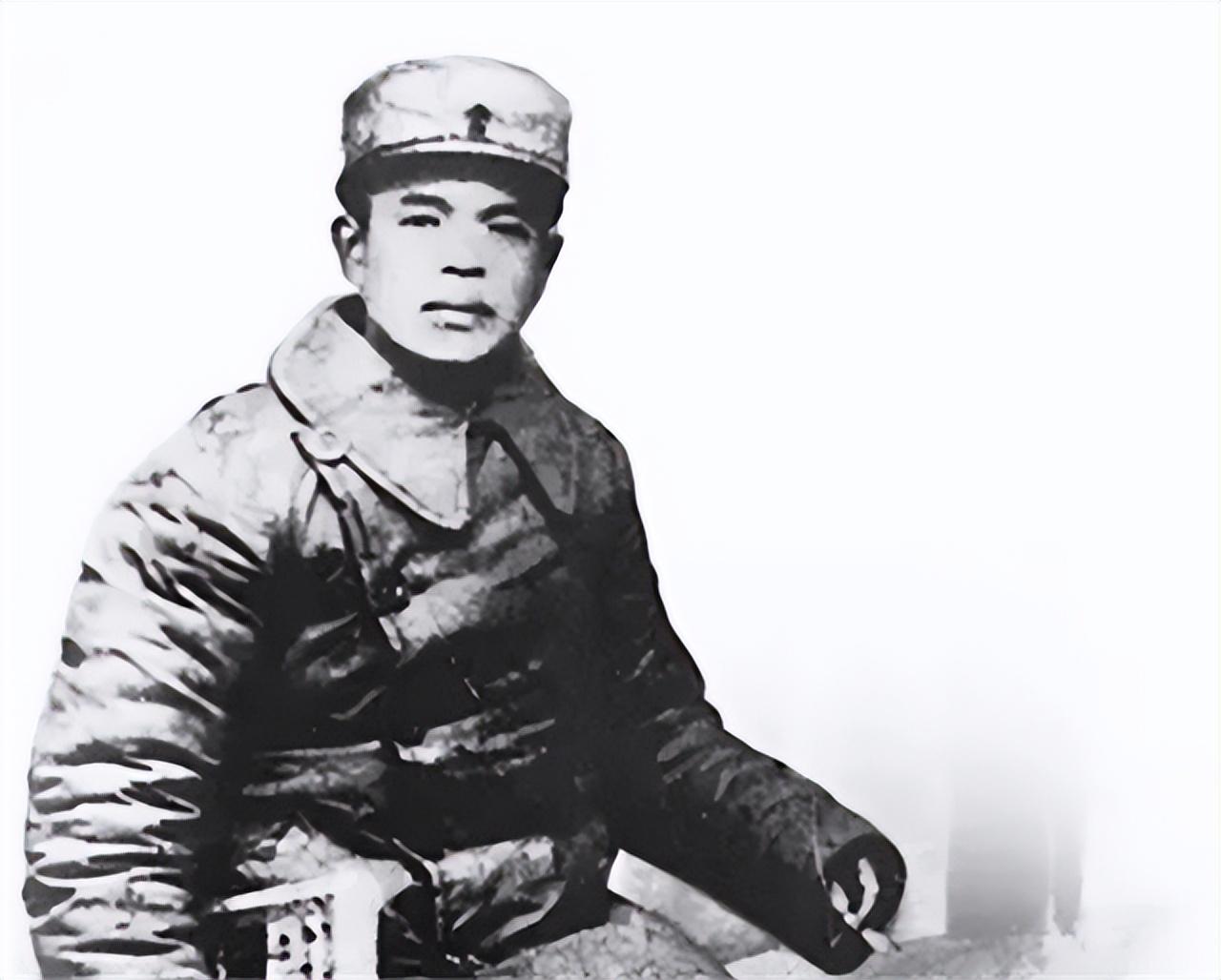 1950年肖华刚调到北京路边看见一小贩他是杀害烈士的凶手