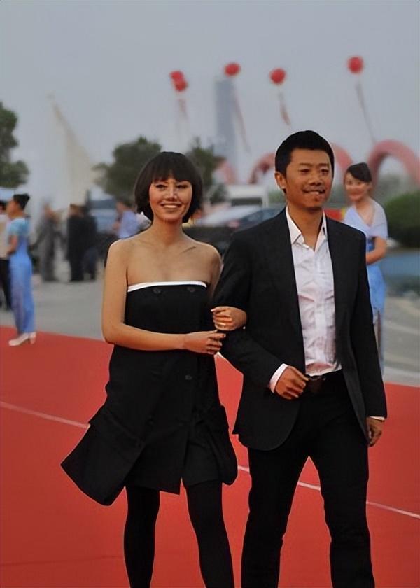 回顾夏雨:结婚不邀父亲婚后与母亲明算账,妻子袁泉为他感到心疼