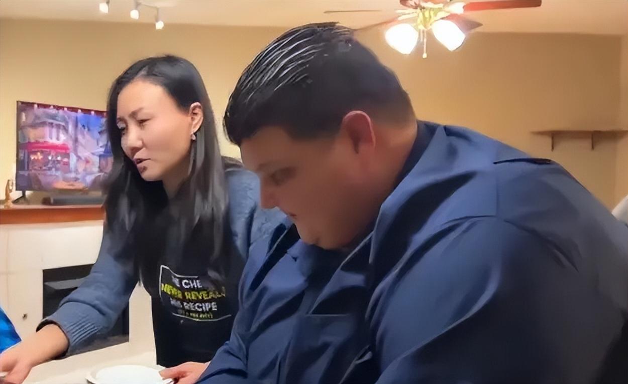 14年前东北姑娘为嫁美国400斤男友与父母断亲如今怎样了