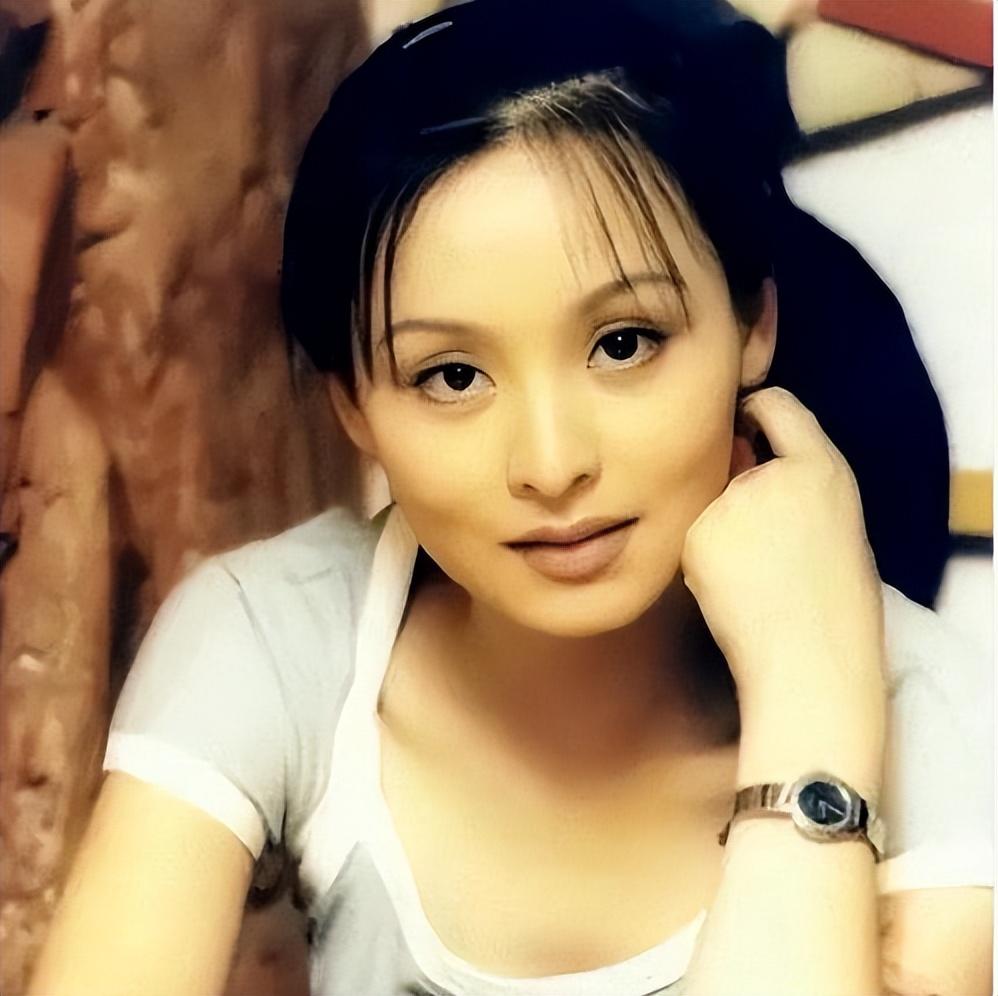 回顾中戏96班八大金钗今昔章子怡嫁给了爱情李鑫雨退圈做牙医