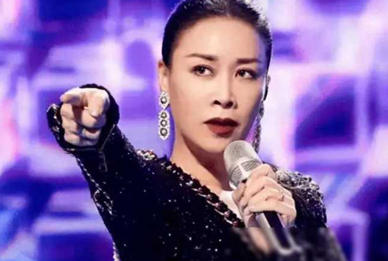 消失几个月后高调回归我们终究还是低估了歌坛大姐大那英